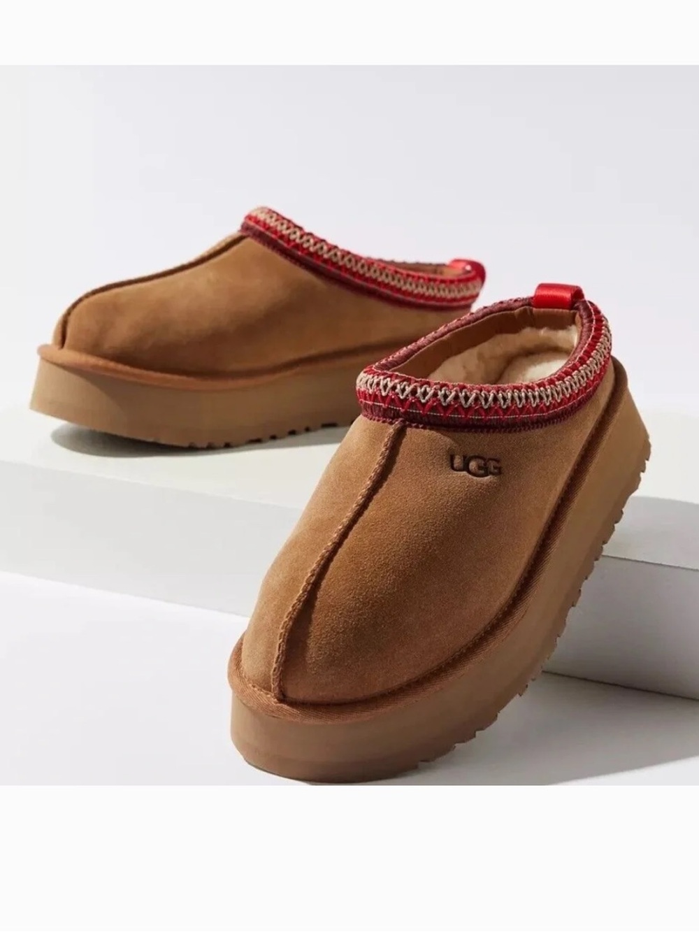 UGG Tazz women size 8
BestSeller / gently used
Color.chestnut